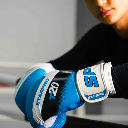 T20 Training Gloves  Solar Blue